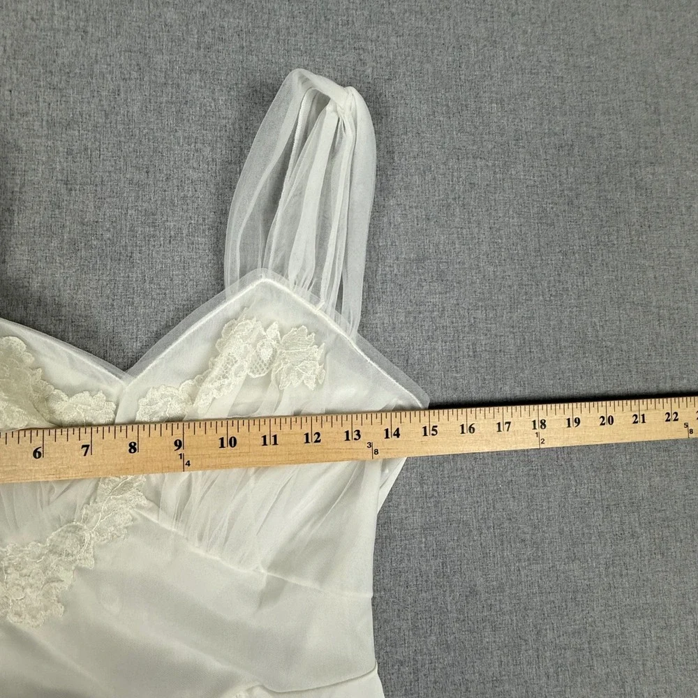 Vanity Fair Vintage White Lace Trim Nightgown Slip Dress Size 32 Ethereal
